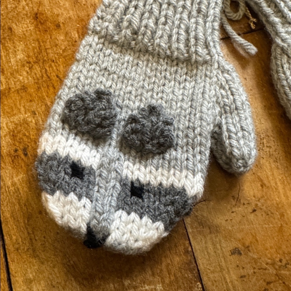Handmade mittens toddler gray animal mittens unisex new never worn - Picture 2 of 4